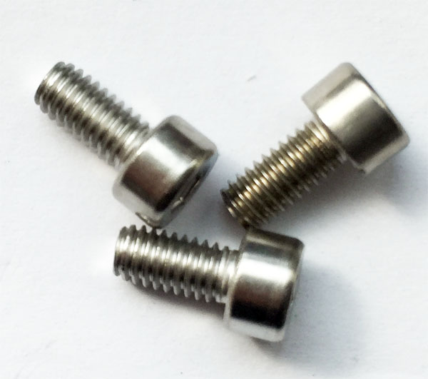 Cod.: 11001041 Viti ricambio 4x8 testa cilindrica. 3Pz
